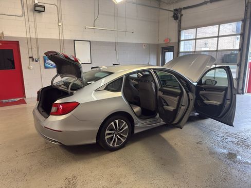 Used 2018 Honda Accord EX image 14