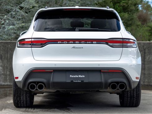 Certified 2025 Porsche Macan AWD/4WD image 10