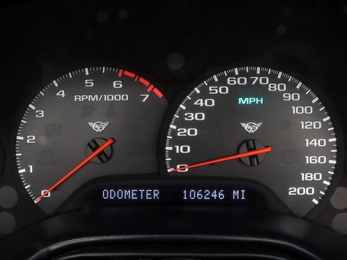 Used 2002 Chevrolet Corvette Convertible w/ Preferred Equipment Group2 RWD image 17