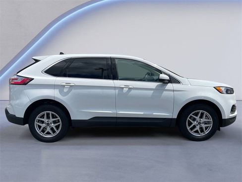 Used 2023 Ford Edge SEL w/ Convenience Package image 2