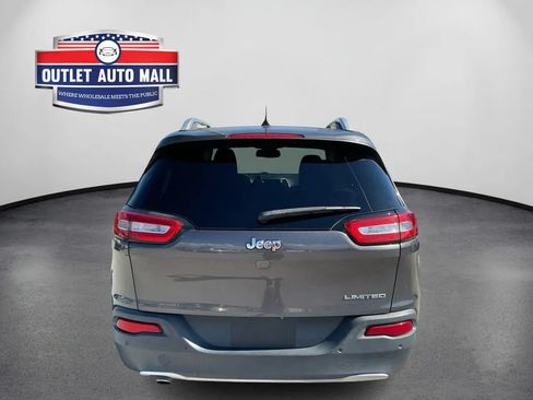 Used 2018 Jeep Cherokee Limited FWD image 4