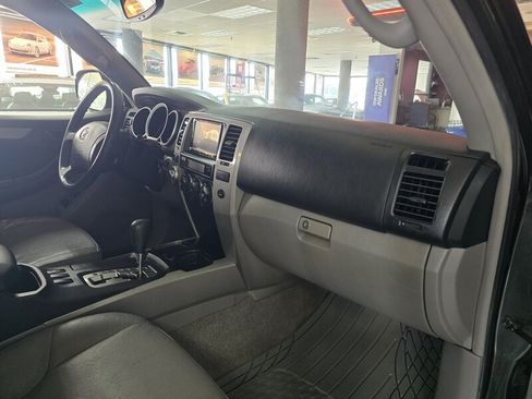 Used 2006 Toyota 4Runner SR5 AWD/4WD image 14