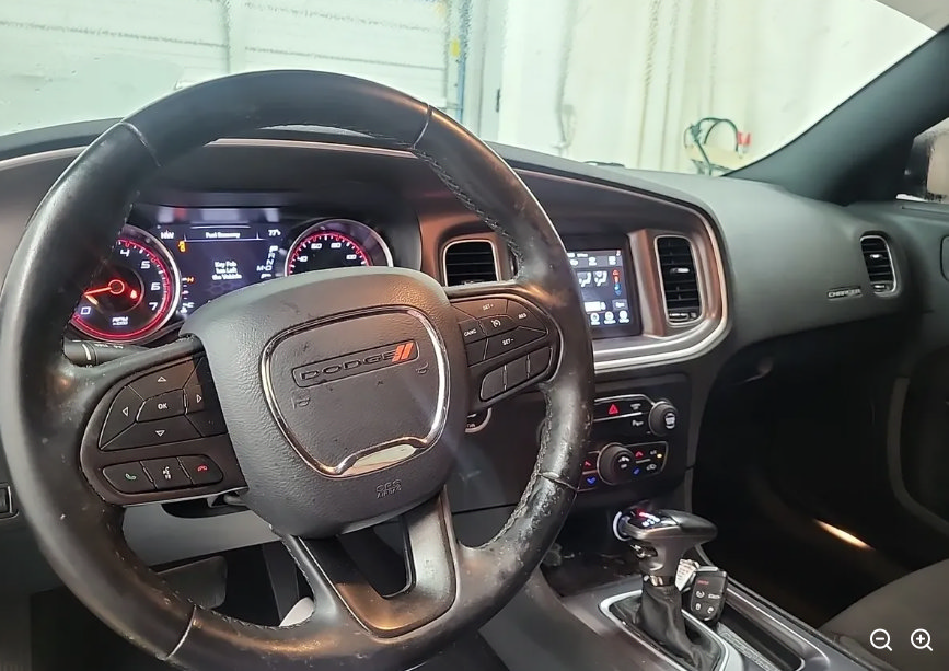 Used 2020 Dodge Charger SXT RWD image 5