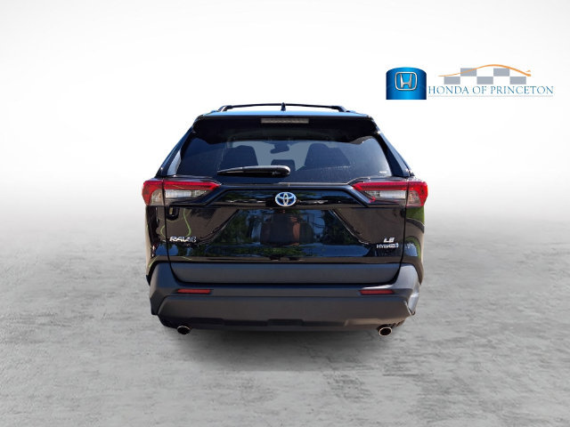 Used 2024 Toyota RAV4 LE AWD/4WD image 5