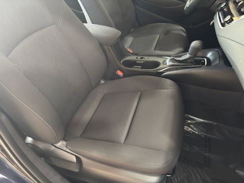 Used 2025 Toyota Corolla LE image 35