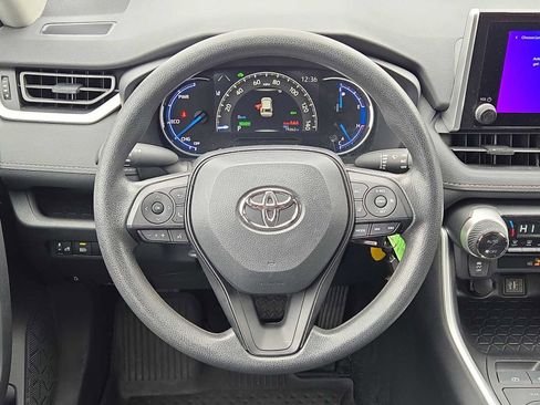 Used 2024 Toyota RAV4 LE image 17