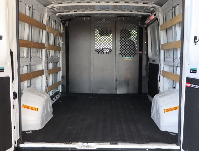 Used 2025 RAM ProMaster 2500 w/ U-Haul Equipment Group FWD image 32