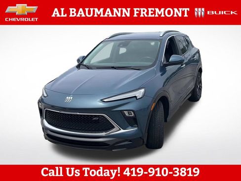 Used 2024 Buick Encore GX Sport Touring FWD image 2