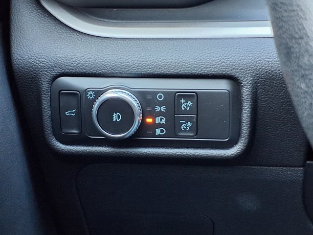 Used 2021 Ford Explorer XLT w/ Equipment Group 202A AWD/4WD image 19