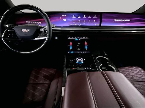 Used 2025 Cadillac Escalade Sport w/ Touring Package AWD/4WD image 15