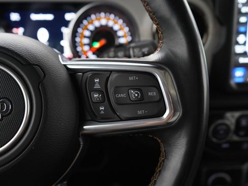 Used 2022 Jeep Wrangler Unlimited Sahara AWD/4WD image 26