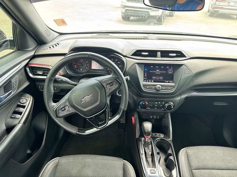 Used 2022 Chevrolet TrailBlazer RS FWD image 16