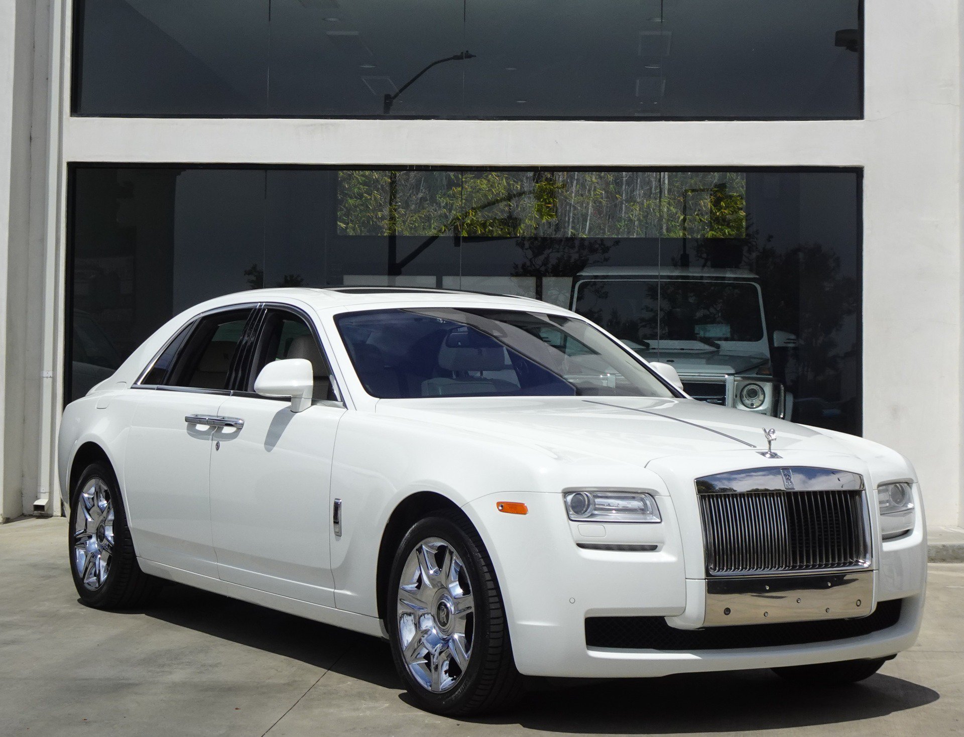 Used 2012 Rolls-Royce Ghost RWD image 9