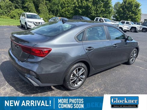 Used 2022 Kia Forte LXS FWD image 4