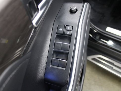 Used 2022 Toyota Highlander Limited image 45