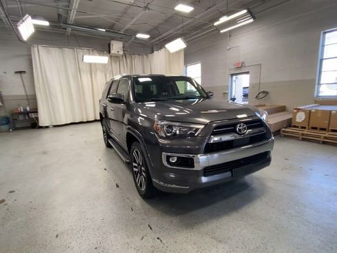 Used 2022 Toyota 4Runner Limited AWD/4WD image 4