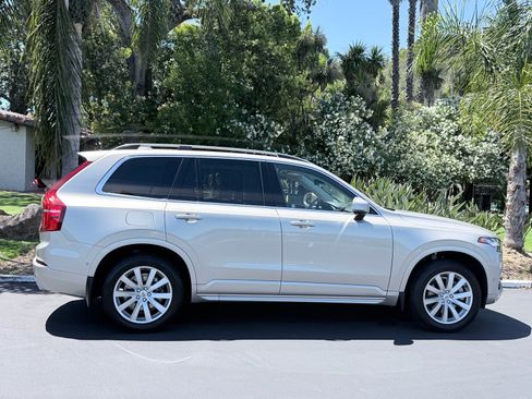 Used 2016 Volvo XC90 T6 Momentum w/ Momentum Plus Package AWD/4WD image 5