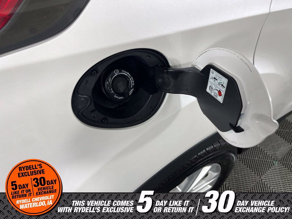 Used 2017 Ford Escape SE w/ Equipment Group 201A AWD/4WD image 4