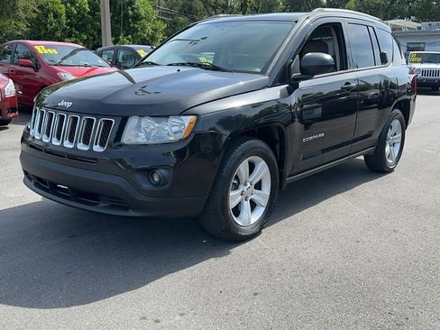 Used 2011 Jeep Compass Sport FWD image 3