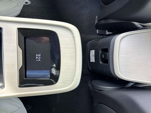 New 2026 Lincoln Navigator L Reserve AWD/4WD image 18