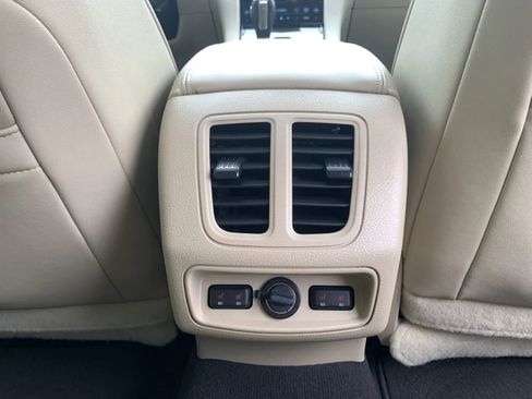 Used 2018 Ford Taurus Limited w/ Driver Assist Package image 33