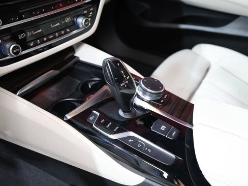 Used 2018 BMW 640i Gran Turismo xDrive AWD/4WD image 29