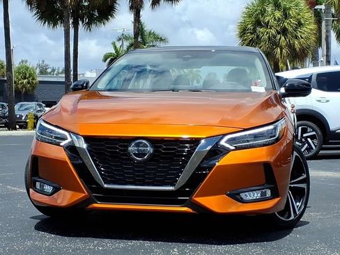 Used 2023 Nissan Sentra SR w/ SR Premium Package FWD image 2