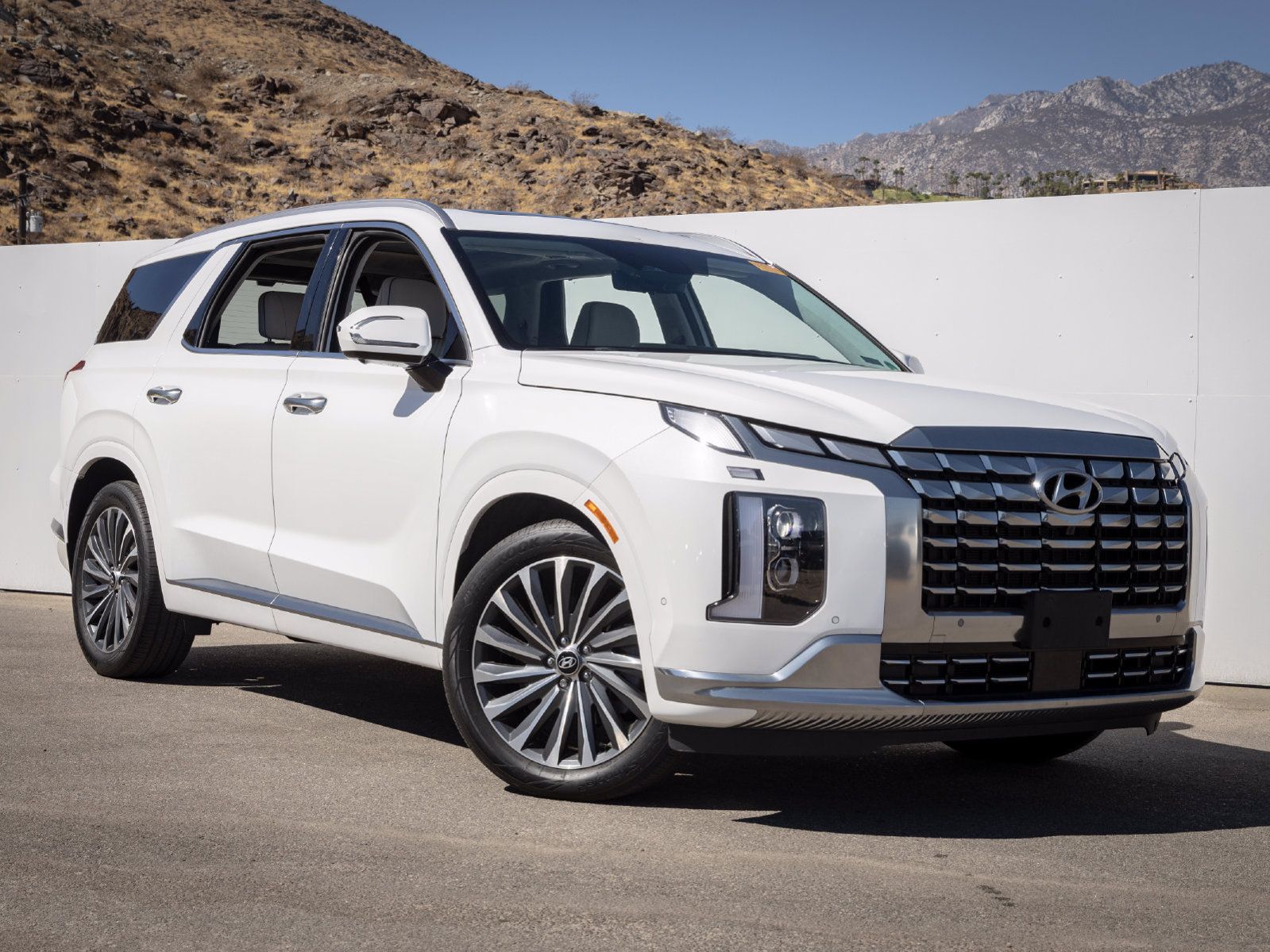 Used 2024 Hyundai Palisade Calligraphy FWD image 6