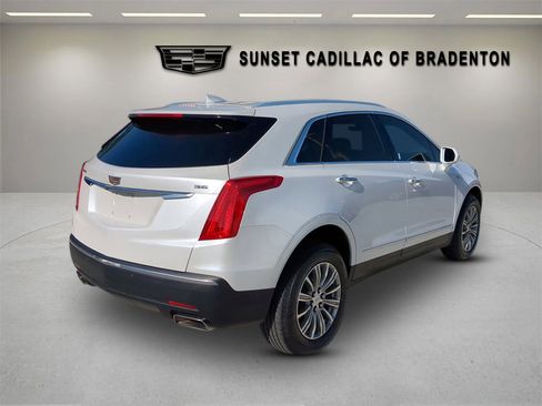 Used 2017 Cadillac XT5 Luxury w/ Driver Awareness Package image 4