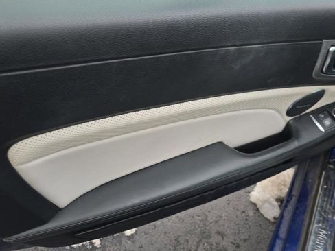 Used 2018 Mercedes-Benz SLC 300 SLC 300 w/ Premium 2 Package image 5