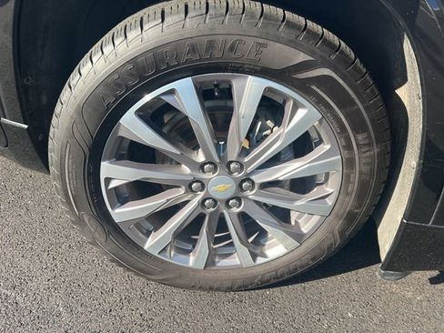 Used 2023 Chevrolet Traverse Premier image 10