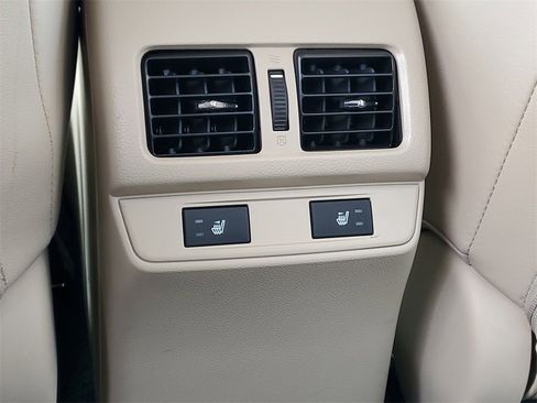 Used 2016 Subaru Legacy 2.5i Limited image 12