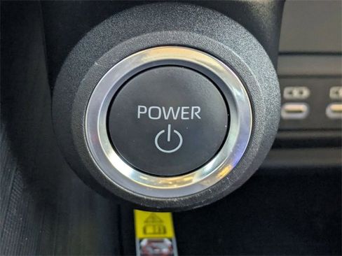 Used 2024 Toyota Venza XLE image 19