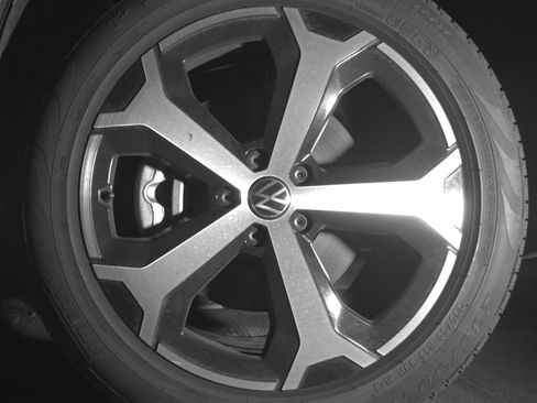 Used 2026 Volkswagen Tiguan SE AWD/4WD image 12