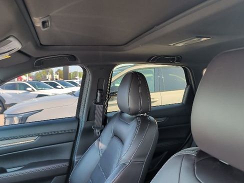 Used 2024 MAZDA CX-5 Signature image 11