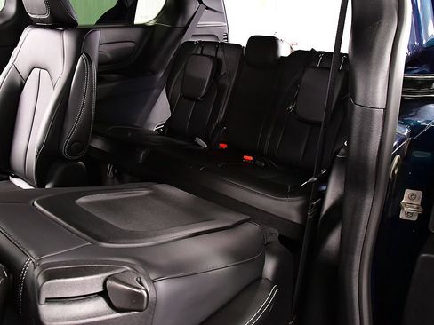 Used 2023 Chrysler Pacifica Touring-L w/ S Appearance Package FWD image 28