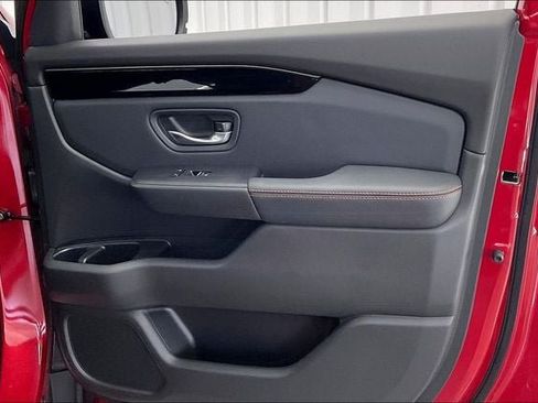 Certified 2025 Honda Pilot TrailSport image 22