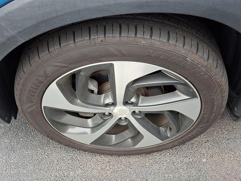Used 2018 Hyundai Tucson Value AWD/4WD image 4