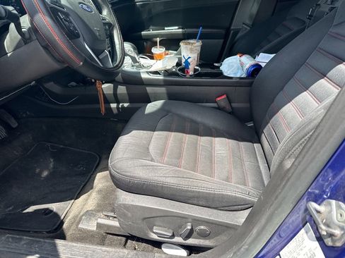 Used 2016 Ford Fusion SE w/ Equipment Group 201A FWD image 9