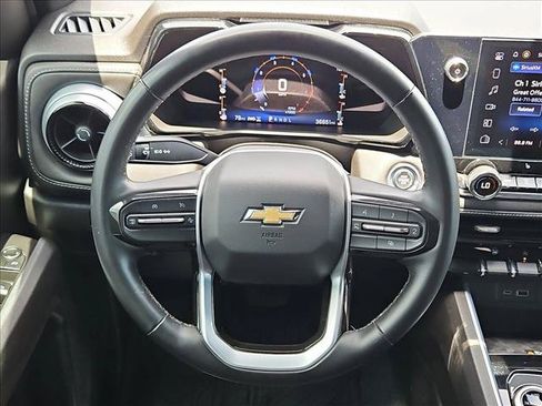 Used 2023 Chevrolet Colorado LT w/ LT Convenience Package II AWD/4WD image 14