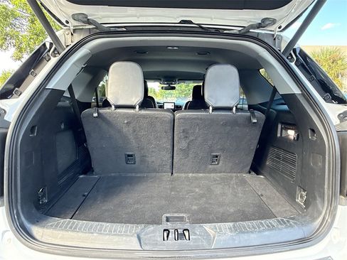 Used 2022 Ford Explorer Limited w/ Equipment Group 301A image 29