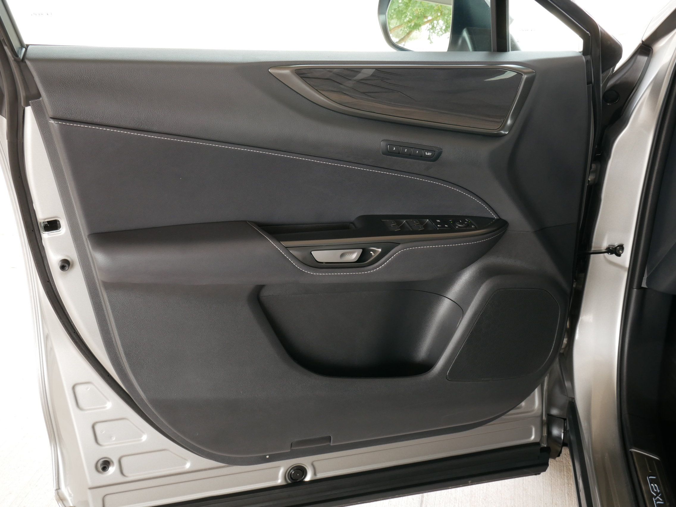 Used 2026 Lexus NX 350h AWD w/ Accessory Package (2T) image 6