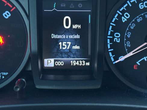 Used 2022 Toyota Tacoma TRD Off-Road image 27