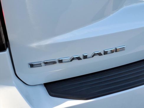 Used 2021 Cadillac Escalade ESV Premium Luxury w/ Performance Package image 7