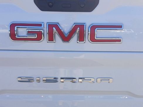 Used 2026 GMC Sierra 2500 AT4 w/ AT4 Premium Plus Package AWD/4WD image 40