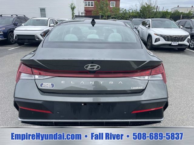 Used 2024 Hyundai Elantra Limited FWD image 4