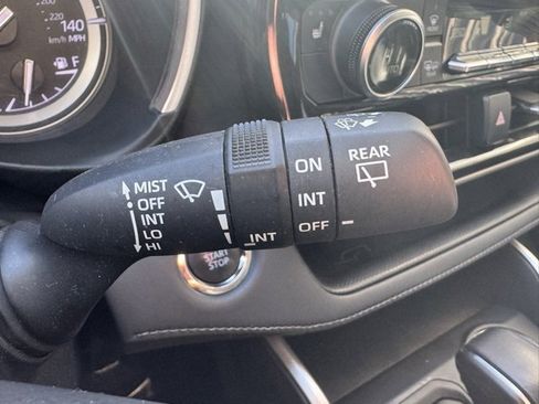 Certified 2022 Toyota Highlander XLE image 35