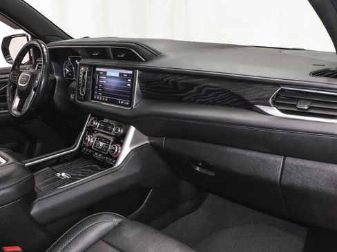 Used 2021 GMC Yukon Denali w/ Denali Premium Package image 30