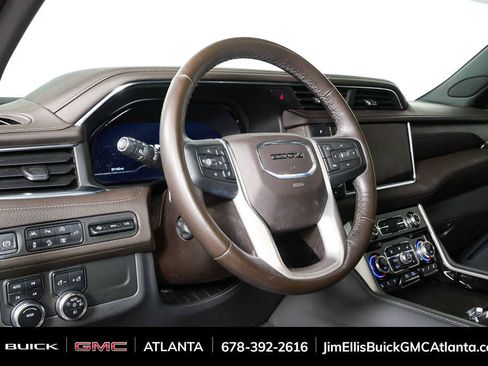 Used 2022 GMC Yukon Denali image 4