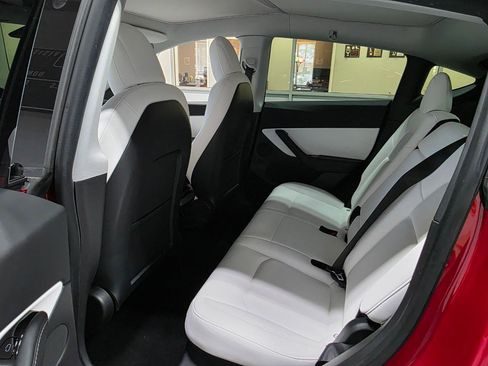 Used 2021 Tesla Model Y Long Range AWD/4WD image 19